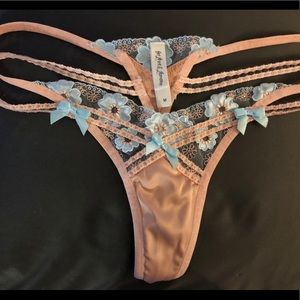 For love and lemons aurora thong medium